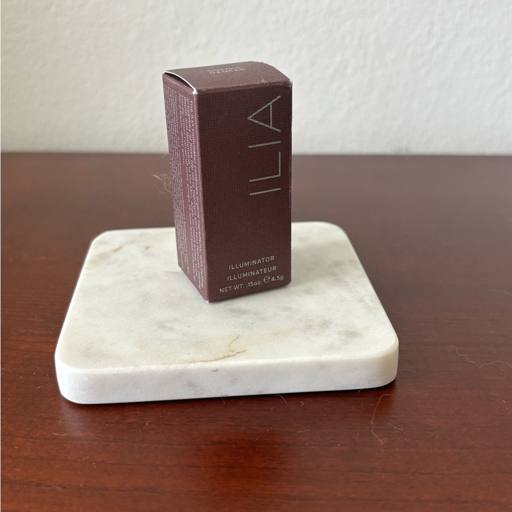 ILIA Illuminator - Cosmic Dancer